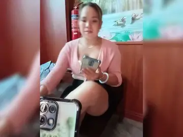 Bongacams Live Sex Cam of sena-baby