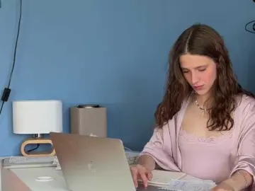 Bongacams Private Sex Chat of Esenialive