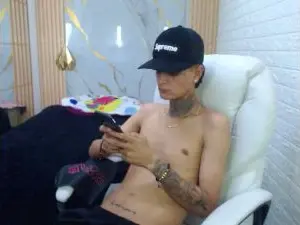 Cam4 Private Sex Chat of benjamin_anthon
