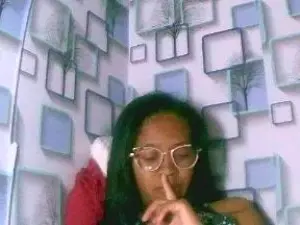 Cam4 Free Live Porn of rose390