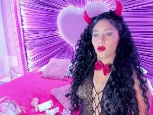 Cam4 Watch Live Sex Cams of MinaHammani