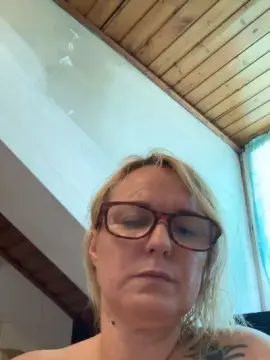 Cam4 Adult Video Chat of lucestellata