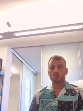 Cam4 Live Sex of Luigiscarrone
