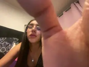 Cam4 Live Porn of Carlitaa19