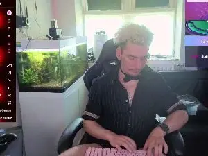 Cam4 Free Live Porn of Rayzel_White