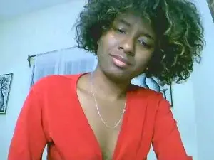 Cam4 Free Live Porn of raissa62
