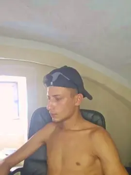 Cam4 Free Live Porn of robinodxxx