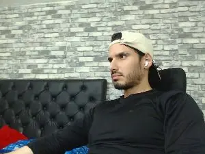Cam4 Private Sex Chat of Tyler_dn