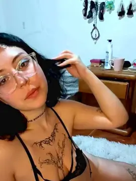 Cam4 Free Live Porn of lovelydoll89303