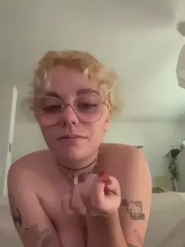 Cam4 Adult Webcam of Emy_2002