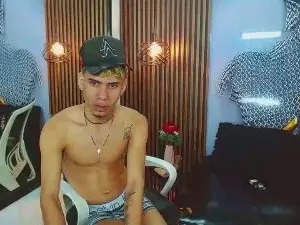 Cam4 Watch Live Sex Cams of SkinnycuteAlyer
