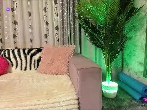 Cam4 Free Live Porn of adelina27