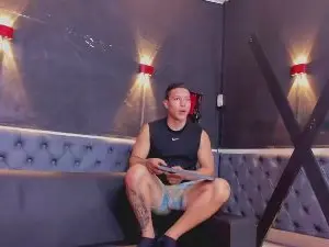 Cam4 Nude Webcam of lucassimonee