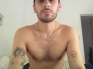 Cam4 Live Sex of maggicbooy