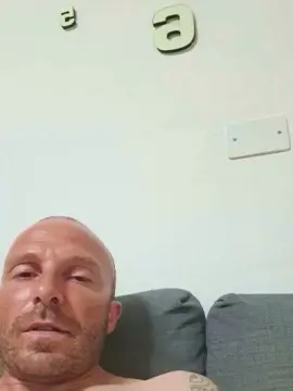 Cam4 Watch Live Sex Cams of Gnaro90