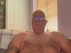 Cam4 Free Live Porn of The_helmet7