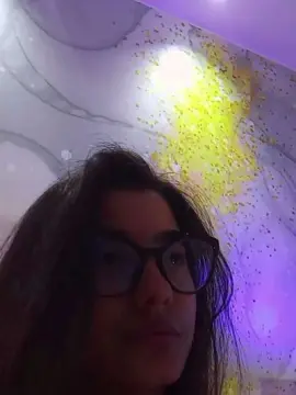 Cam4 Free Live Porn of Yvonne_Collins