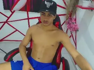 Cam4 Nude Webcam of Oliver_Parker
