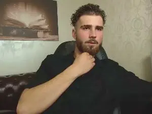 Cam4 Free Live Porn of KyloEast