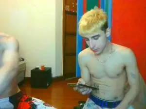 Cam4 Live Sex of Miloverboy