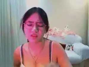 Cam4 Watch Live Sex Cams of JuliaMaugeri
