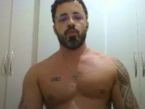Cam4 Private Sex Chat of Alers87