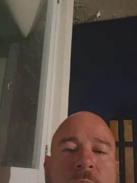 Cam4 Live Porn of chicosexxy77