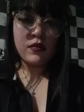 Cam4 Free Live Porn of yamila36
