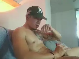 Cam4 Best Webcam of alejo1295_