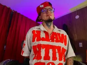 Cam4 Free Live Porn of Nicom301
