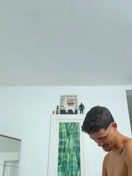 Cam4 Sex Cam of Levi_Henrique