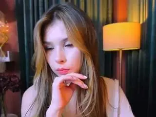 Camsoda Live Sex Cam of lyra-donna