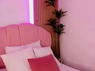 Camsoda Nude Webcam of nicole-miler