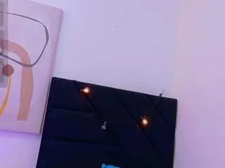 Camsoda Adult Video Chat of miss-nahomi