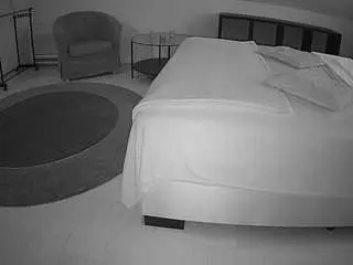Camsoda Private Sex Chat of voyeurcam-julmodels-whitebed-6