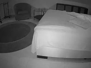 Camsoda Live Porn of voyeurcam-julmodels-whitebed-6