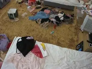 Camsoda Live Sex Cam of voyeurcam-julmodels-whitebed-5
