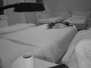 Camsoda Adult Webcam of voyeurcam-julmodels-bed-2