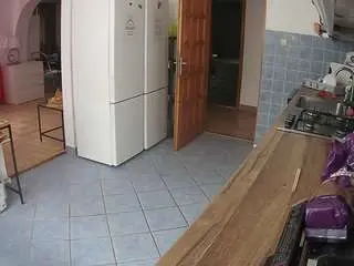 Camsoda Live Sex Cam of voyeurcam-julmodels-kitchen