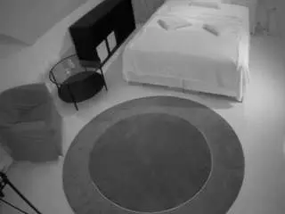 Camsoda Free Porn Cam of voyeurcam-julmodels-whitebed-1