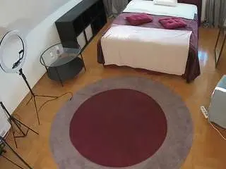 Camsoda Free Live Porn of voyeurcam-julmodels-whitebed-1