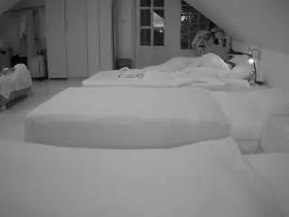 Camsoda Live Sex of voyeurcam-julmodels-bed-3