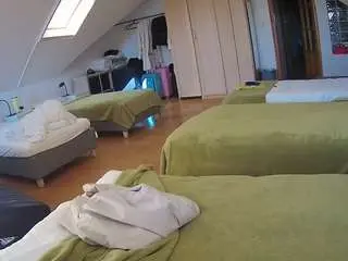 Camsoda Private Sex Chat of voyeurcam-julmodels-bed-3