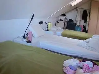 Camsoda Sex Cam of voyeurcam-julmodels-bed-4