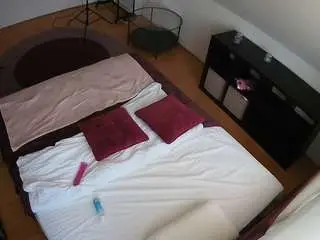 Camsoda Private Sex Chat of voyeurcam-julmodels-whitebed-2