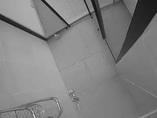 Camsoda Sex Cam of voyeurcam-jb-shower-2
