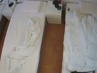 Camsoda Sex Chat of voyeurcam-julmodels-bed-5