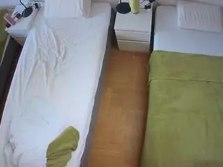 Camsoda Sex Cam of voyeurcam-julmodels-bed-5
