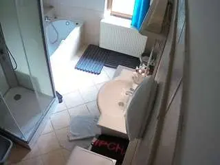 Camsoda Free Live Porn of voyeurcam-julmodels-bath-2nd-2