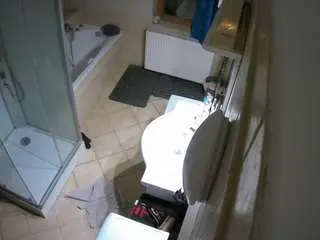 Camsoda Adult Webcam of voyeurcam-julmodels-bath-2nd-2